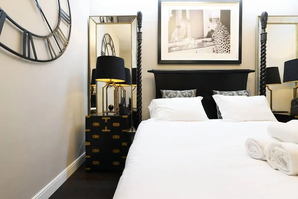 St James Suite Milan Apartment